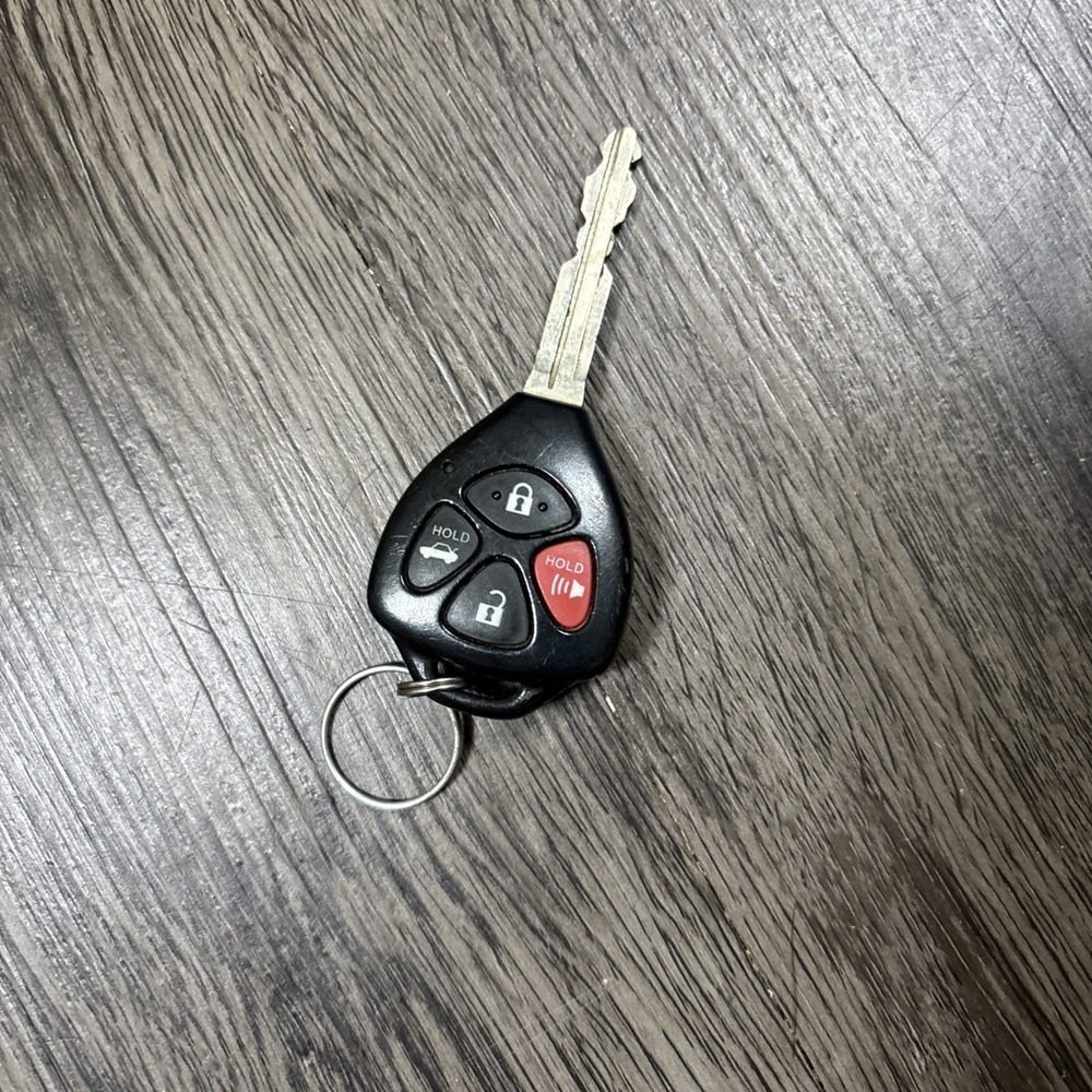 USED OEM TOYOTA COMBO HEAD KEY REMOTE FOB FCC: HYQ12BBY